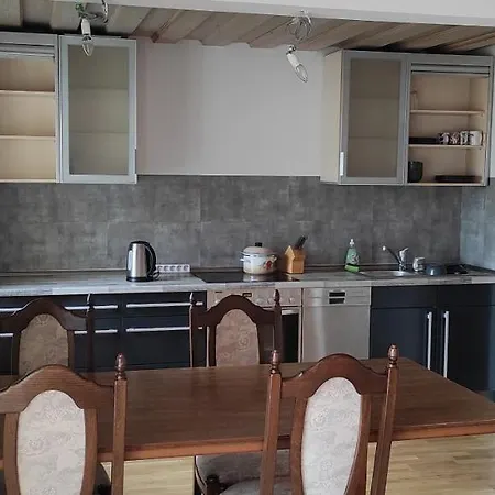 Semesterbostad ⌂ Privatwohnung *