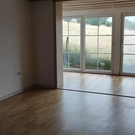 ⌂ Privatwohnung